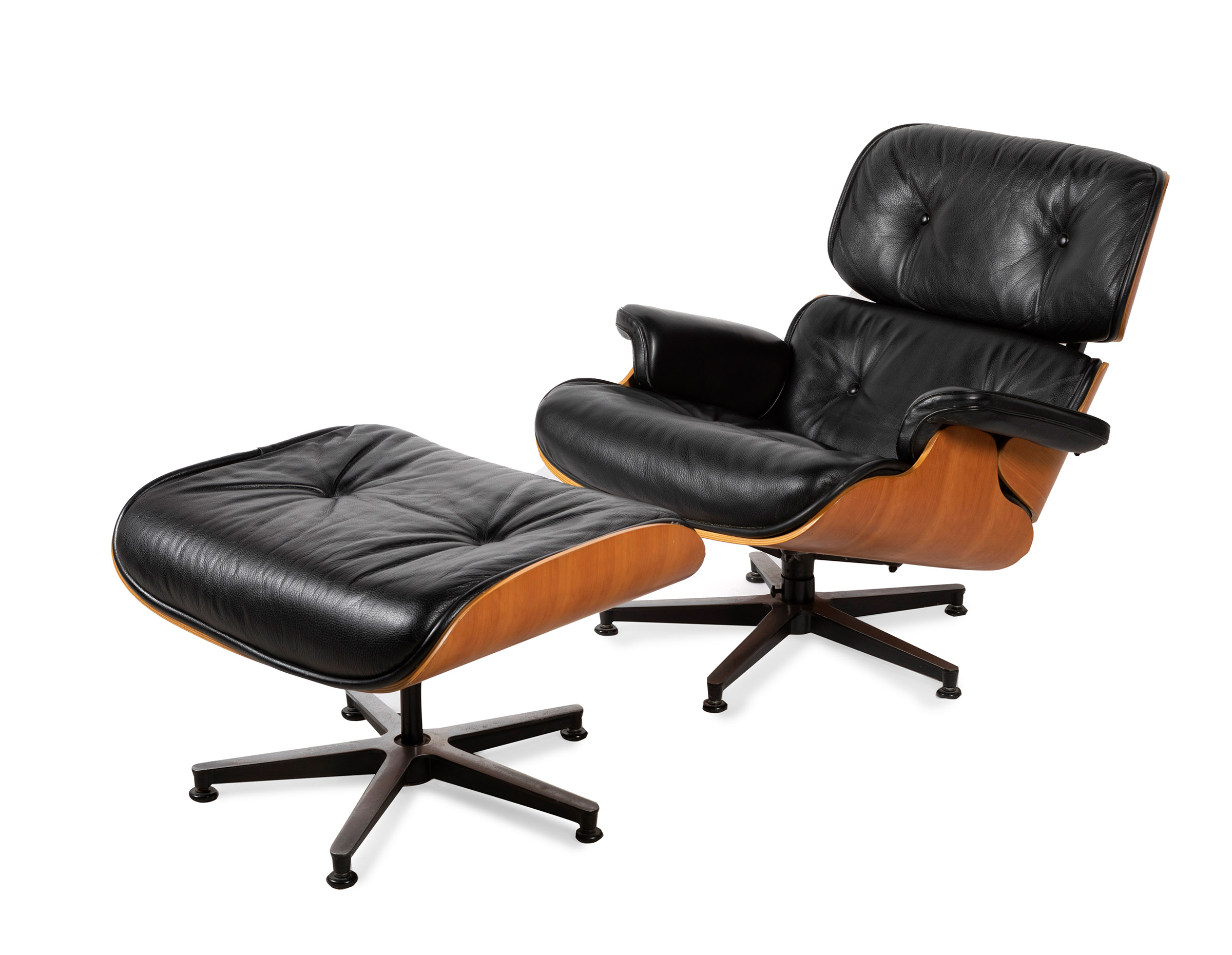 CHARLES EAMES (USA, 1907 - 1978) & RAY EAMES (USA, 1912 - 1988)."Lounge Chair & Ottoman", design