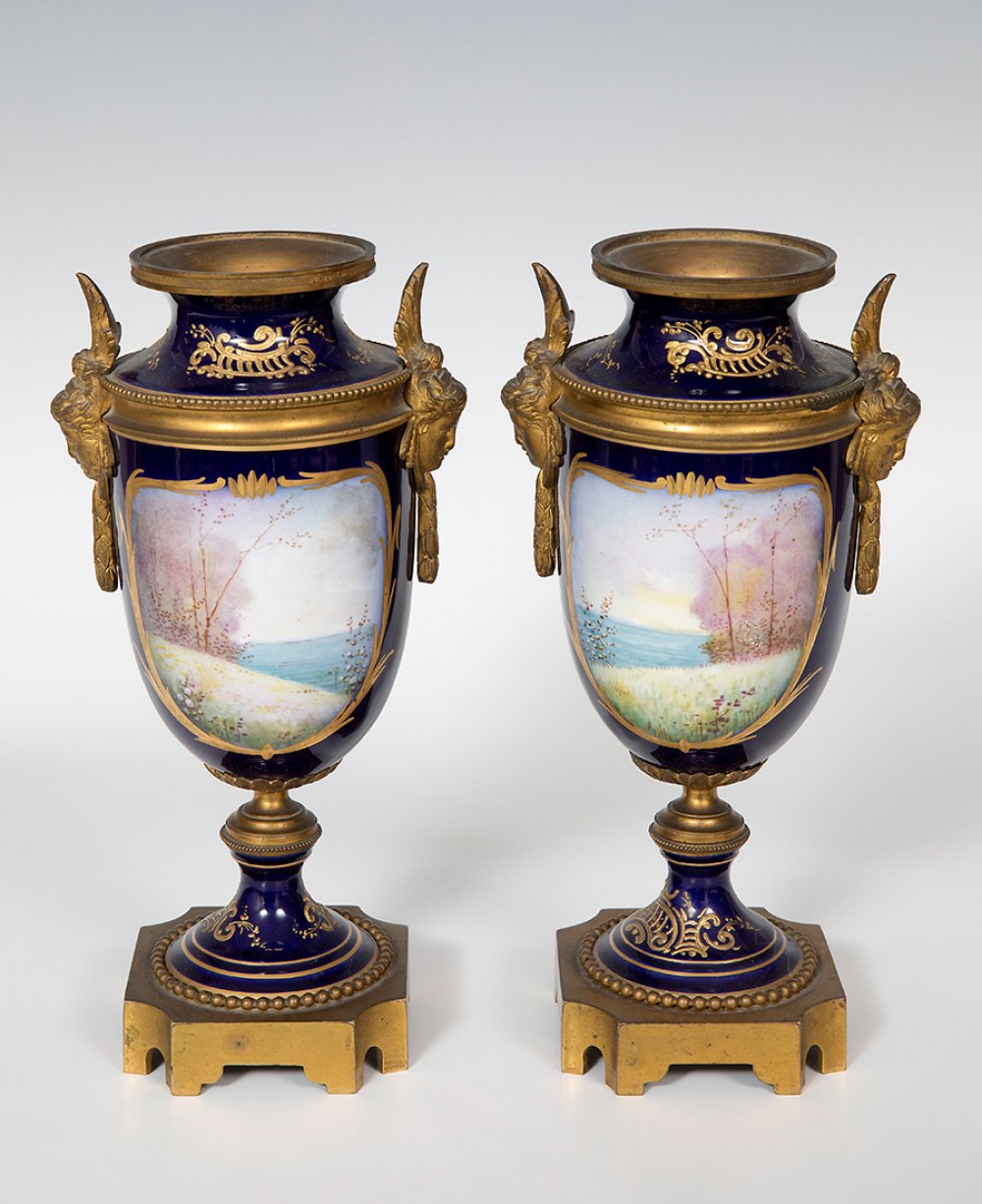 Pair of goblets; Sèvres, late 19th century.Porcelain and bronze.Signed Feccalti.With felling loss ( - Image 5 of 5