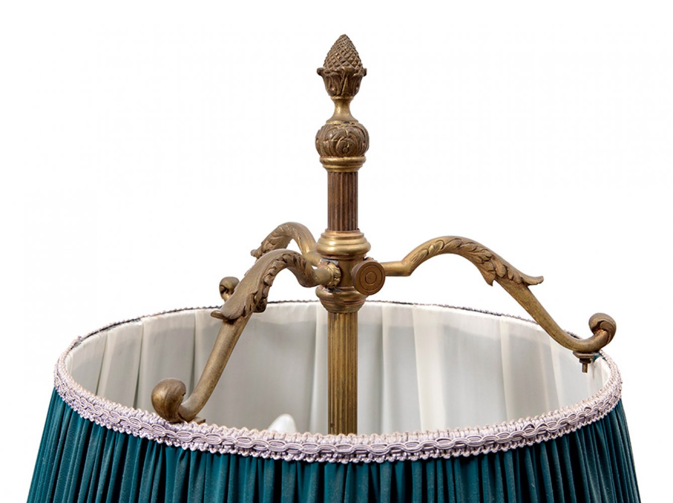 Pair of late 19th century Bouillotte lamps.Gilt bronze. Pleated fabric shade. Opaline crystal - Image 3 of 4