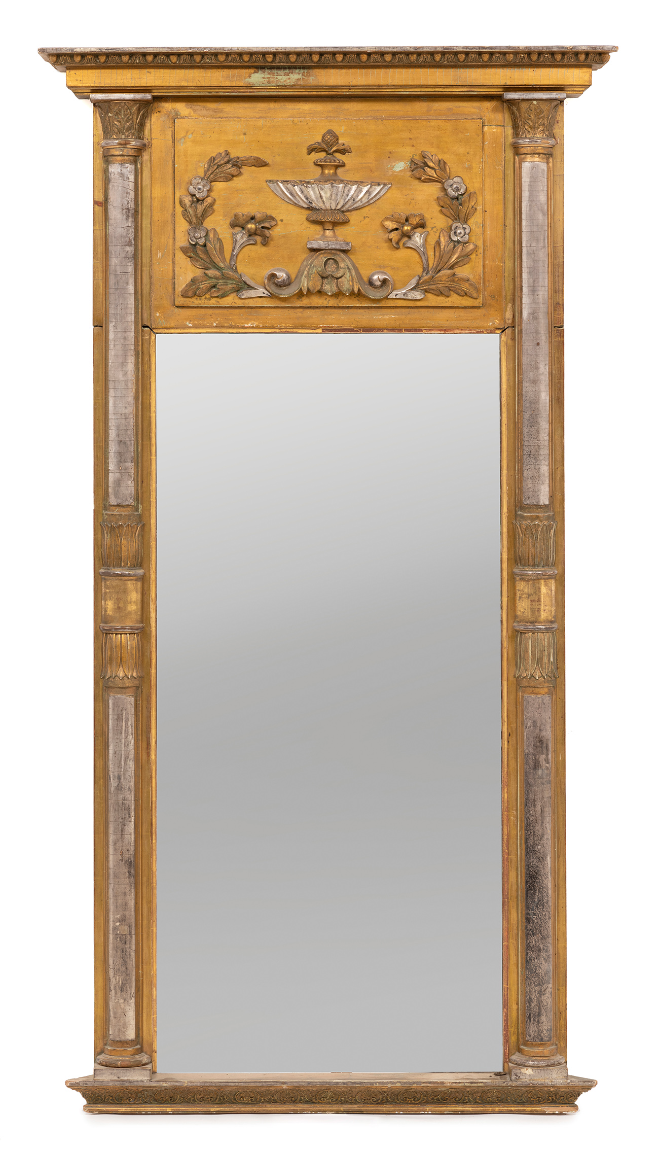 Trumeau Restoration style; France, 19th century.Stuccoed, corollated and gilded wood.Moons