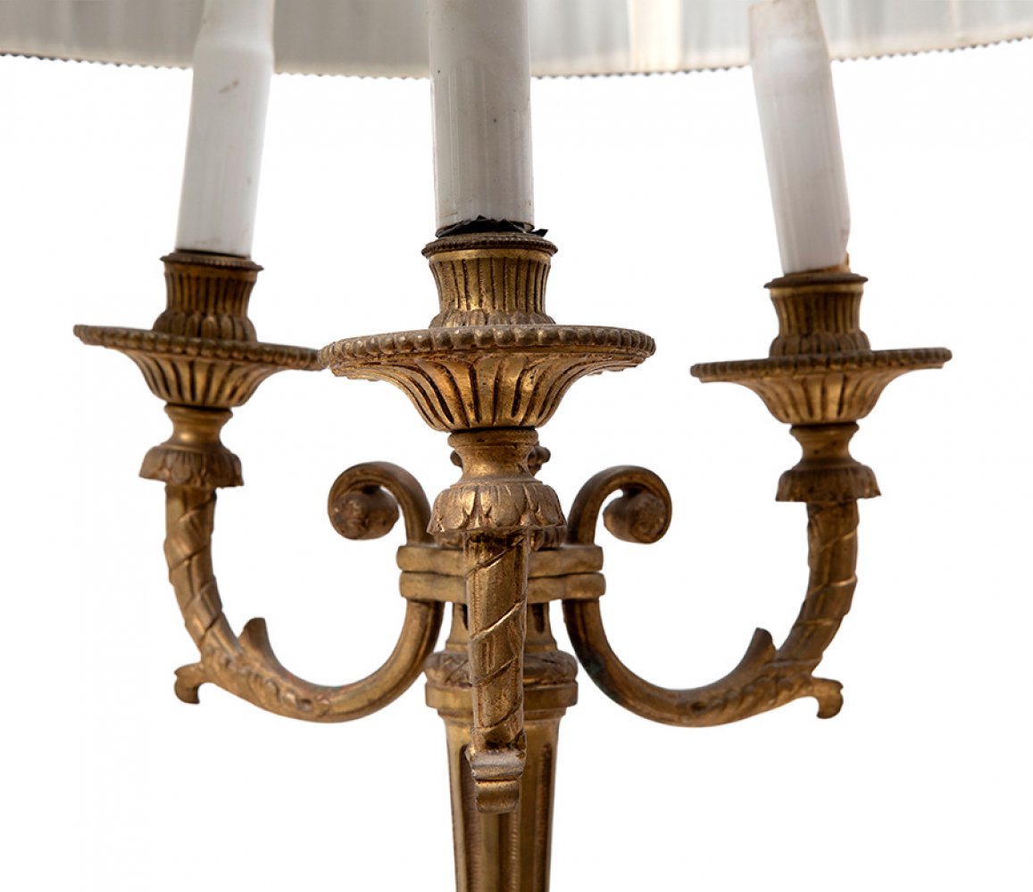 Pair of late 19th century Bouillotte lamps.Gilt bronze. Pleated fabric shade. Opaline crystal - Image 2 of 4