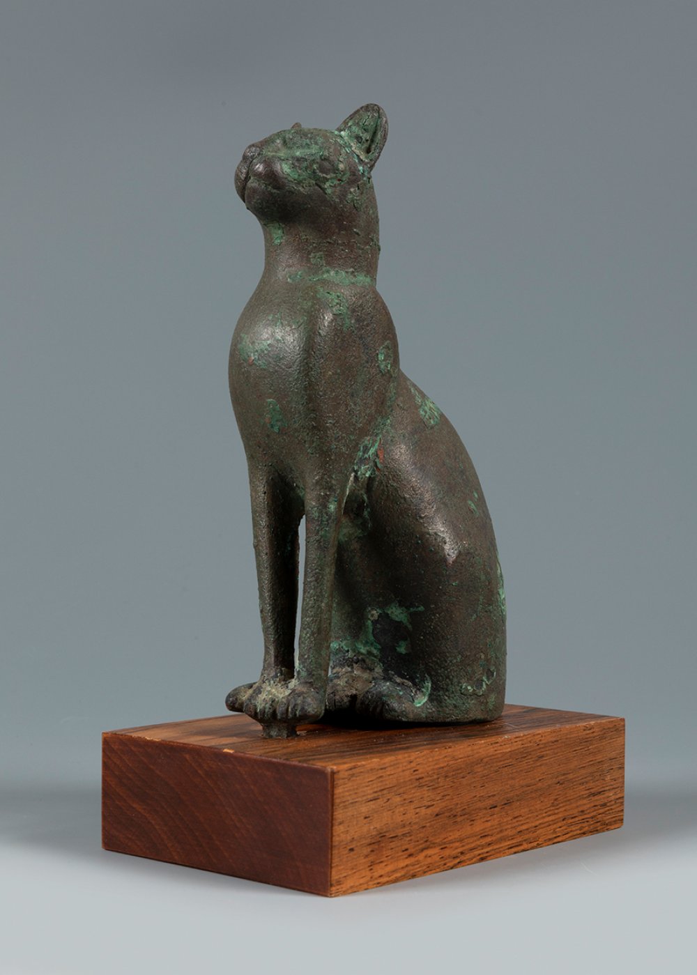 Figure of the goddess Bastet. Ancient Egypt, Late Antiquity, 664-323 BC.Bronze sculpture on a wooden