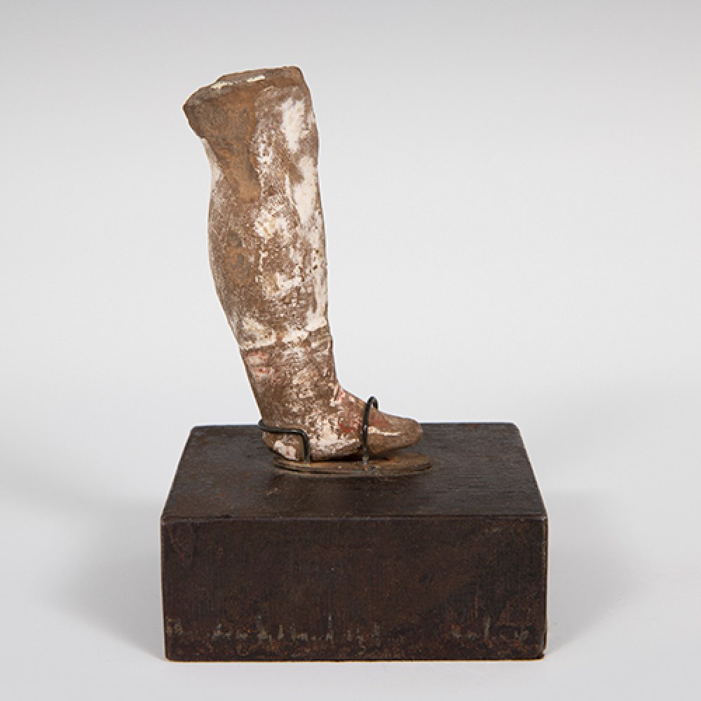 Warrior's foot; Rome, Hellenistic period, 1st century BC-AD 1st century.Terracotta.It shows traces - Image 6 of 6