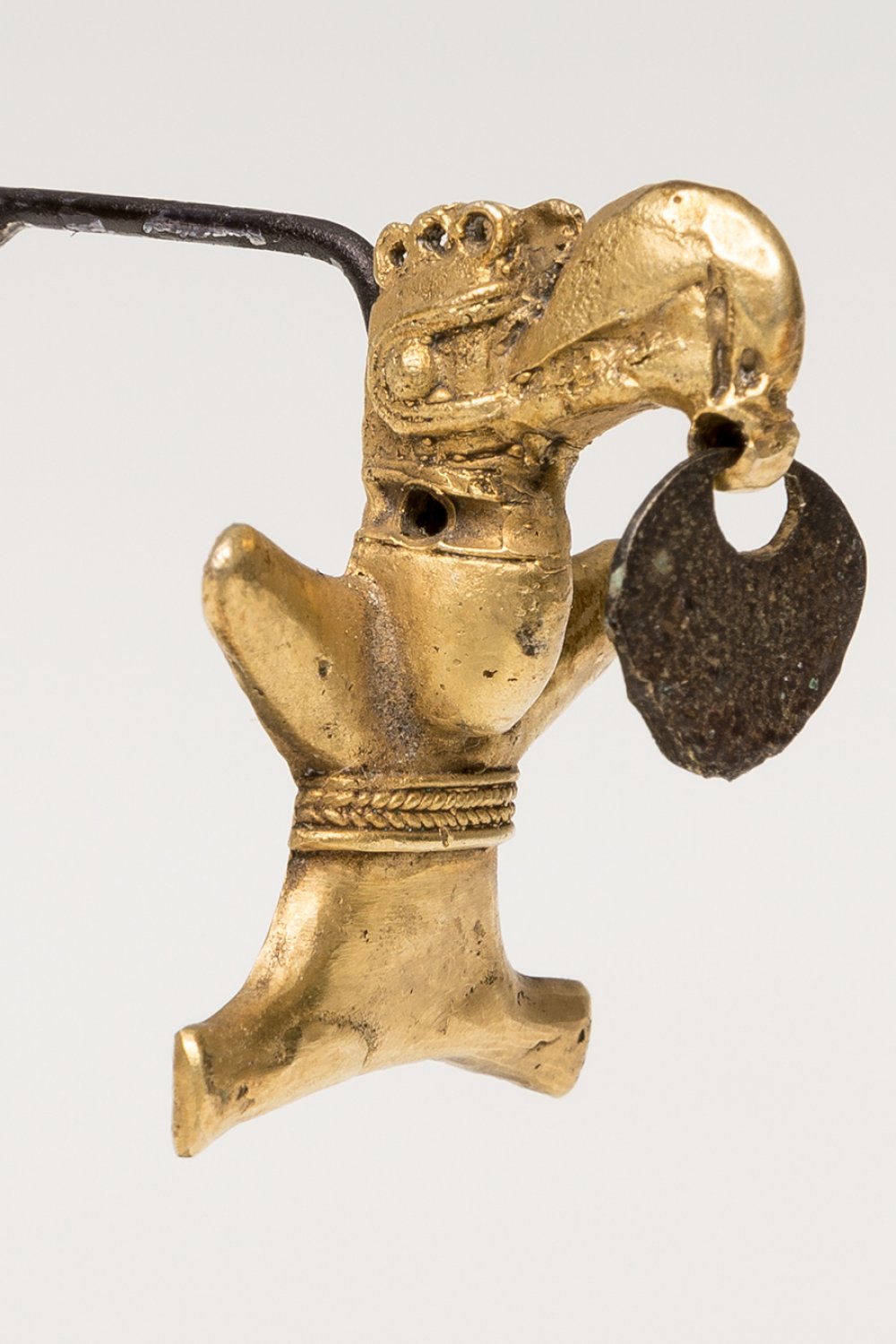 Eagle pendant; Colombia, Tayrona Indians, Quimbaya culture; AD 800-1500.Tumbaga (gold and copper - Image 3 of 5