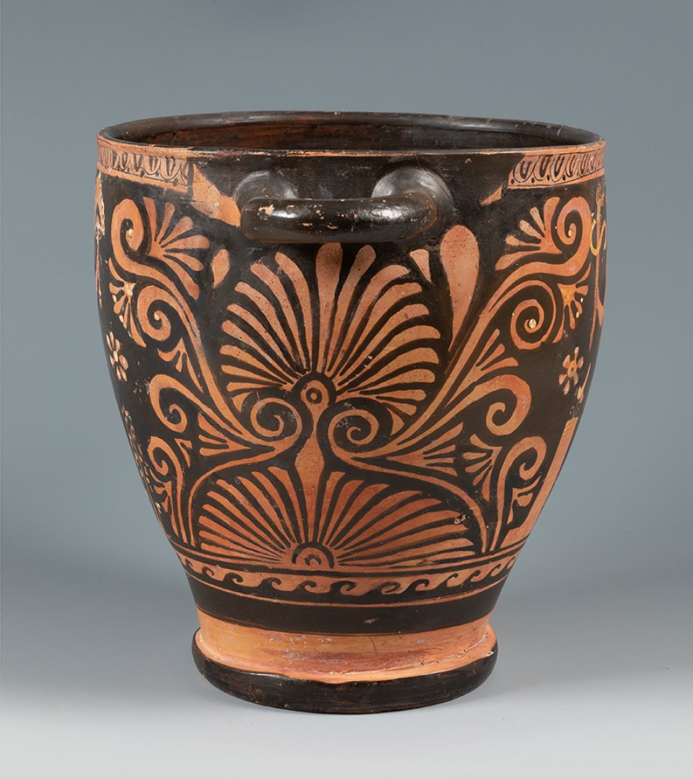 Skyphos. Apulia, Magna Graecia, 4th BC.Ceramics with red figures.Provenance: private collection, - Image 4 of 5
