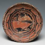 Greek phiale, second half of the 4th century BC.Painted and decorated pottery.In good state of
