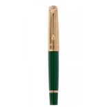 AURORA FOUNTAIN PEN.Green resin barrel and cap in 18kt yellow gold.Limited edition 336/500.Nib in 18