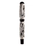 MONTEGRAPPA THE DRAGON FOUNTAIN PEN.Black resin barrel with the shape of a dragon in 975 sterling