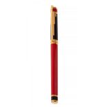 DUPONT "CLASSIC" FOUNTAIN PEN.Black and red lacquered resin barrel.Nib in 18 Kts. gold.No box.