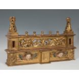 Spanish school, 16th century.Altarpiece gallery.Carved and gilded wood.Faults in the carving and