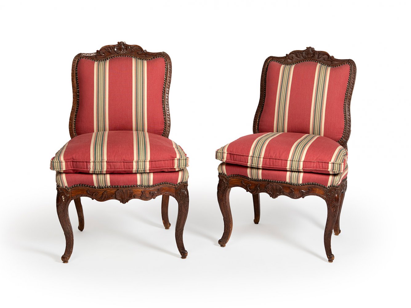 Pair of Louis XV armchairs. France, ca. 1750.Walnut wood.Measurements: 90 x 53 x 64 cm.Pair of Louis