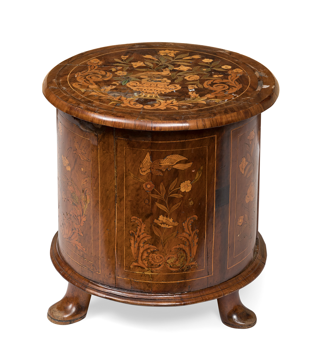 Planter with lid. Holland, 18th century.Marquetry.Lacking in the lid.Measurements: 45 x 41 x 41 cm.