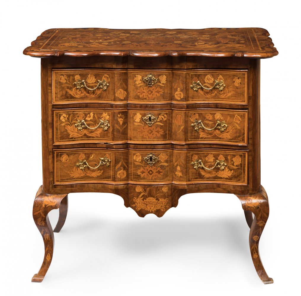Dutch chest of drawers, 18th century.With marquetry.Bronze handles.Measurements: 80 x 87 x 58 cm. - Image 6 of 7