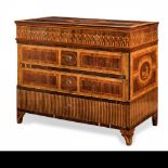 Important Mallorcan chest of drawers in the style of Charles IV, 18th century.Walnut wood and