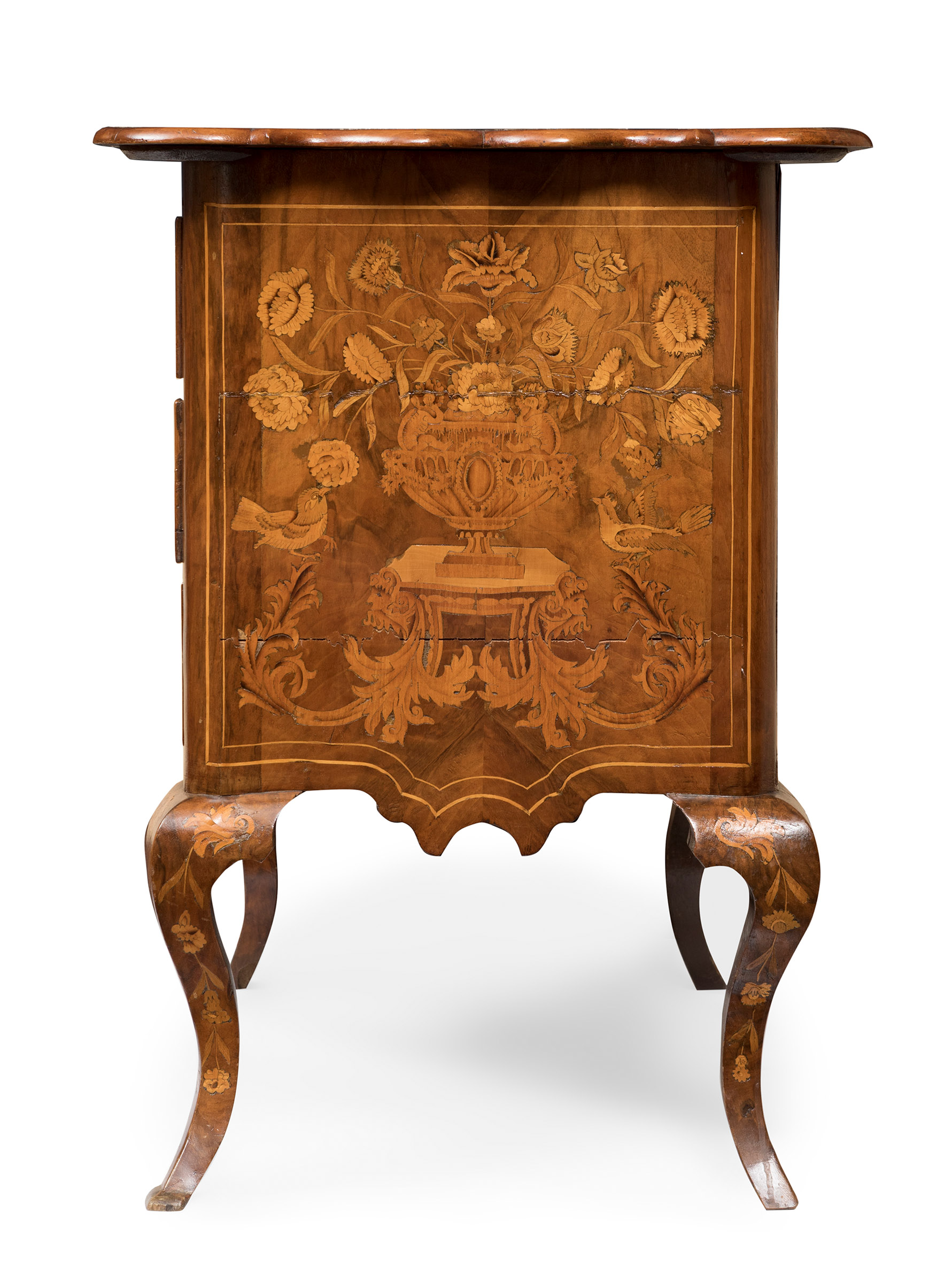 Dutch chest of drawers, 18th century.With marquetry.Bronze handles.Measurements: 80 x 87 x 58 cm. - Image 2 of 7