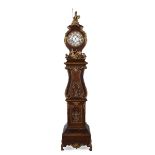 Grandfather clock, 19th century.Walnut and bronze.Measurements: 250 x 30 x 50 cm.High case clock, in
