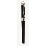 MONTBLANC ETOILE PRÉCIEUSE DIAMOND FOUNTAIN PEN.Barrel made of black resin.Nib made of 18 Kts.