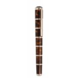 MONTBLANC FOUNTAIN PEN "MIGUEL DE CERVANTES WRITERS EDITION".Barrel in brown marbled resin.Nib