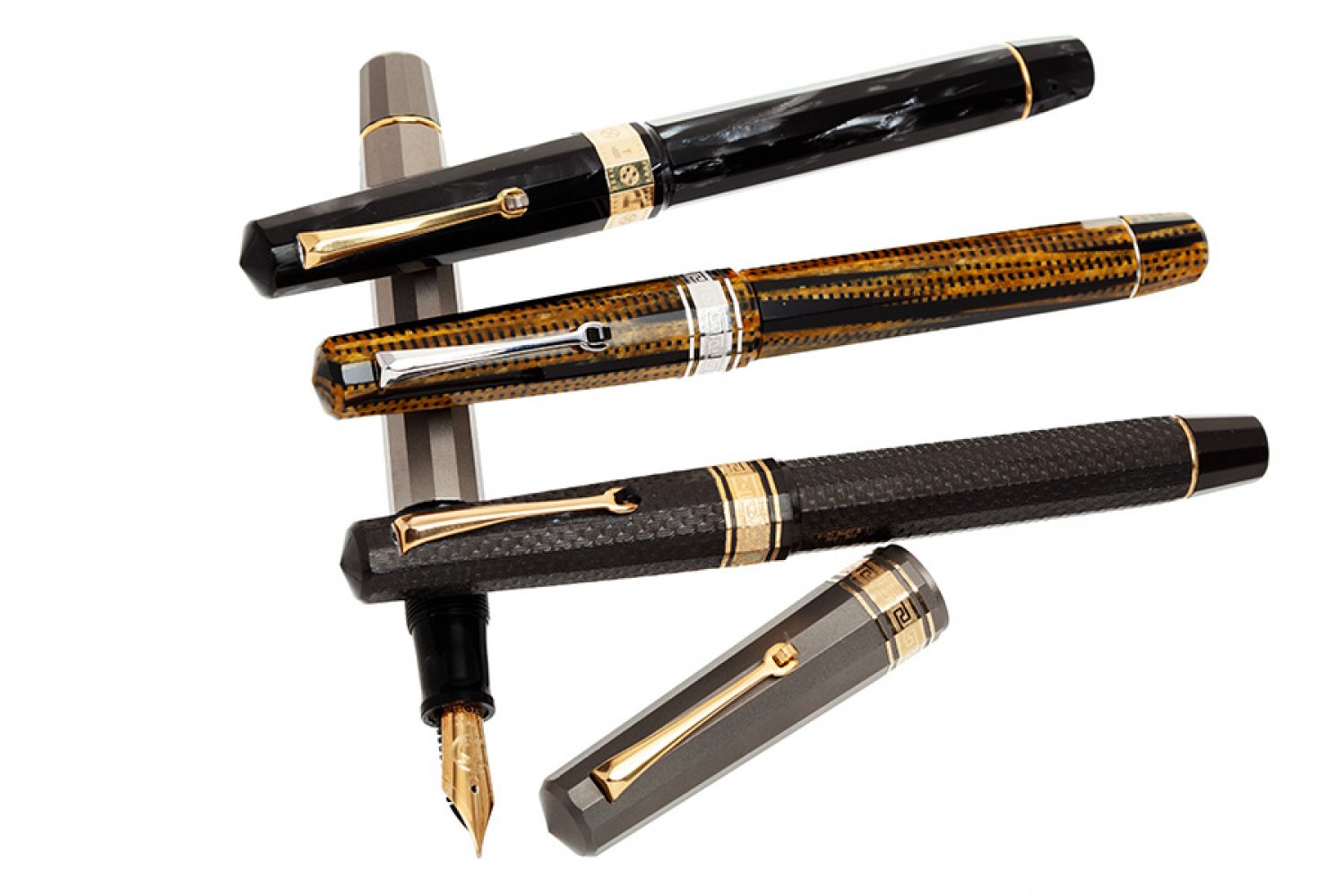 OMAS PARAGON FOUNTAIN PENS.Bodies in resin, metal and different lacquers.Nibs in 18 Kts gold, two - Image 4 of 4