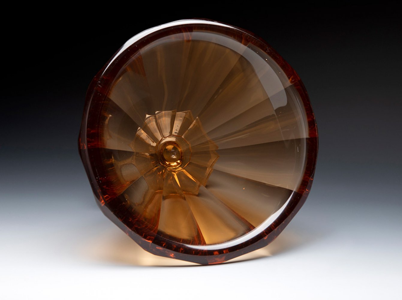 DAUM. Nancy, France, ca.1920.Art Deco centrepiece of dodecagonal form in translucent glass cut in - Image 2 of 5