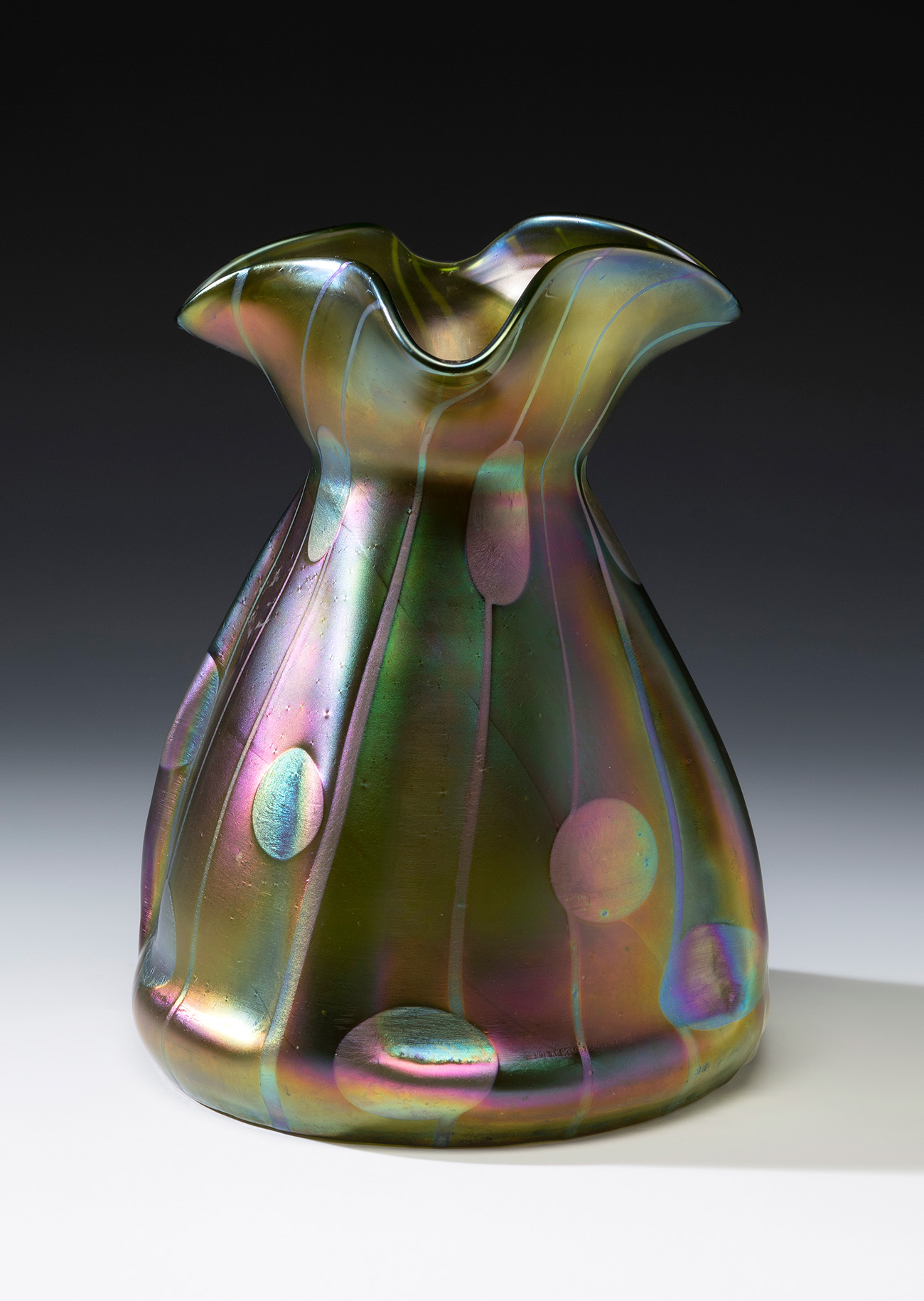 Jugendstil LOETZ vase; Austria, ca. 1900.Iridescent blown glass.An iridescent blown glass vase