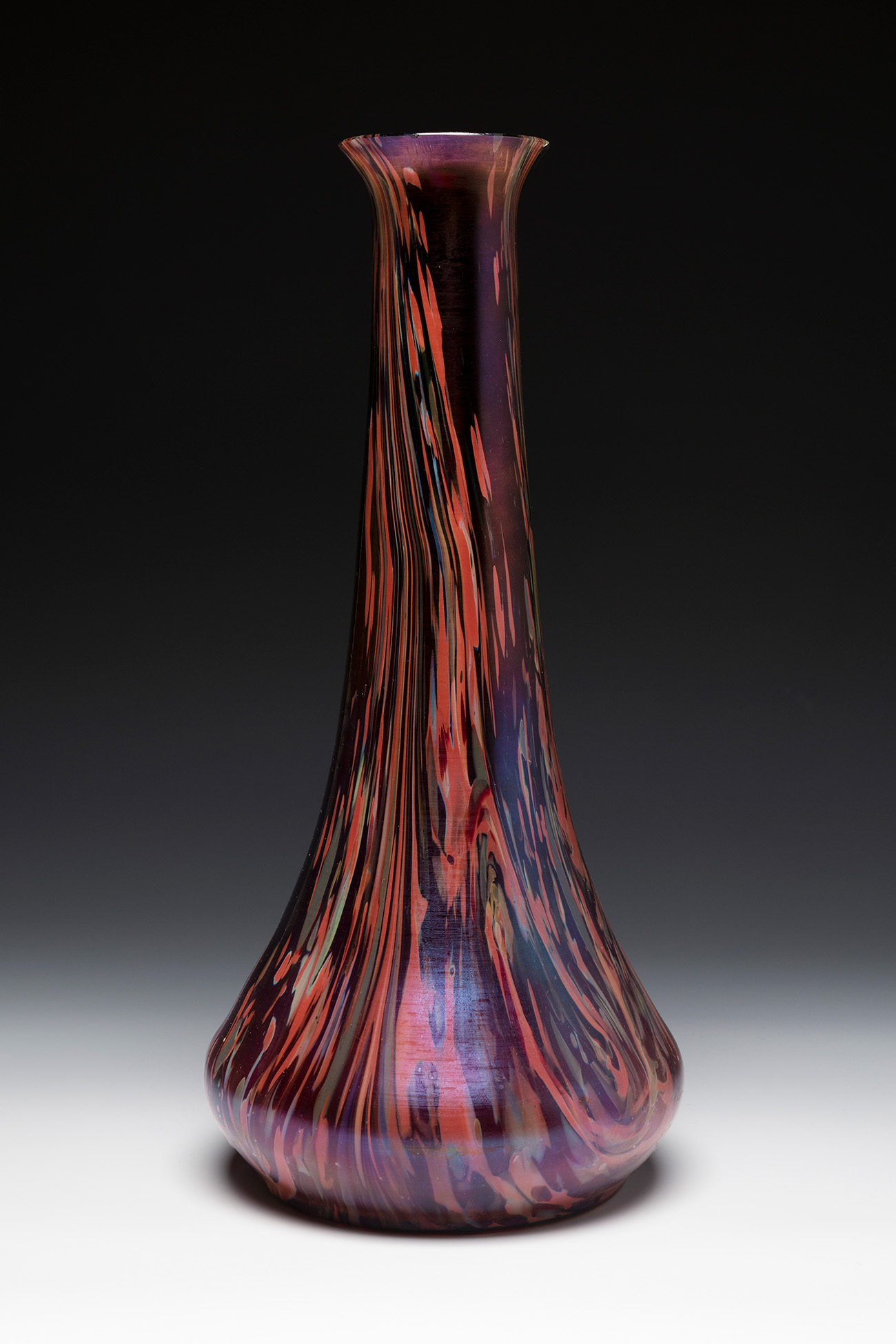 Jugendstil LOETZ vase; Austria, ca. 1900.Iridescent blown glass.An iridescent blown glass vase