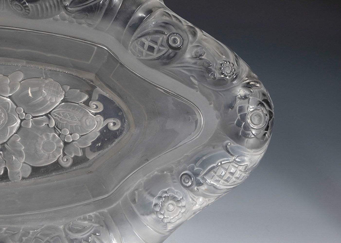 Oval centre. France, mid-20th century.Moulded glass.Wear and tear due to use and the passage of - Image 4 of 4