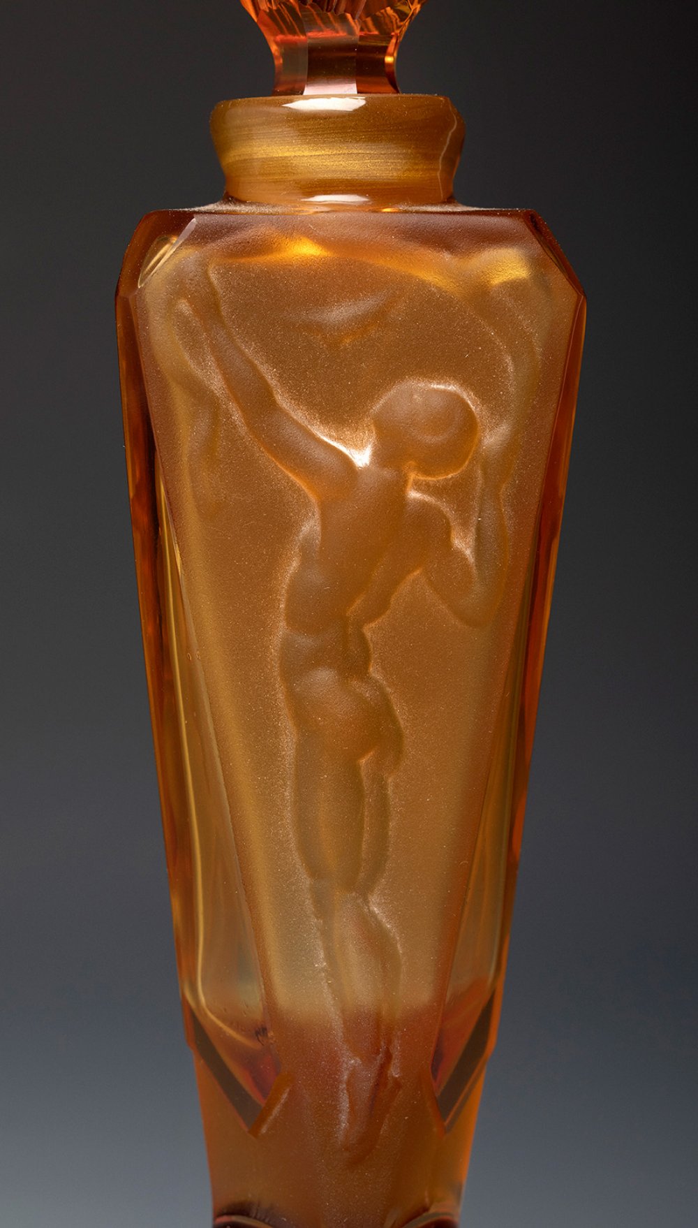 Art Deco perfume box, possibly by SCHLEVOGT. Bohemia, ca. 1940.Perfume holder.Moulded glass. - Image 2 of 5