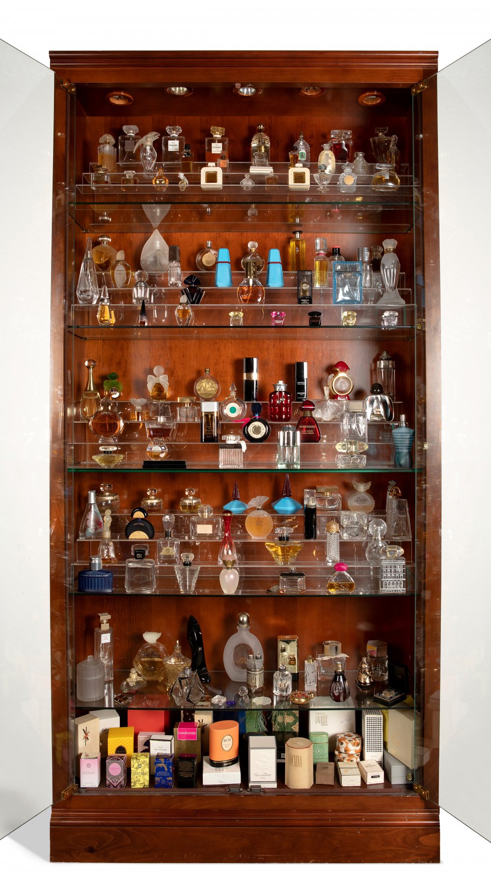 Collection of perfumes and perfumers, from 1925 to the present day.Provenance: Private Spanish