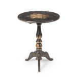 Elizabethan tilt top table, mid-19th century.Polychromed wood.Lacking polychromy. Xylophages. Wear