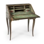 Louis XV style desk, first quarter s.XX.Polychrome wood.The polychromy is missing.Wear and tear