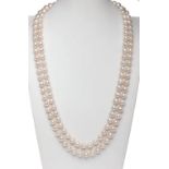 Cultured pearl necklace, with 18 kt white gold clasp, with 60 brilliant cut diamonds, with an