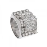 Chevalier ring with convex frontispiece, in 18kt white gold and with brilliant-cut diamonds with ca.