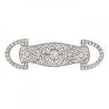 Art Deco brooch in platinum. France, ca. 1920.With a central diamond, old brilliant cut, ca. 0.50