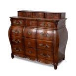 Catalan chest of drawers from the 18th century.Walnut wood.Measurements: 118 x 128 x 65 cm.This 18th