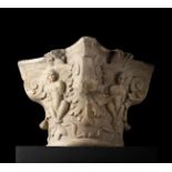 Important Renaissance capital. Italy, first half of the 16th century.In marble.Measures: 37 x 42 x