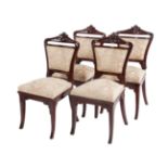 Set of four Victorian chairs; England, late 19th century.Carved mahogany wood.Measurements: 93 x