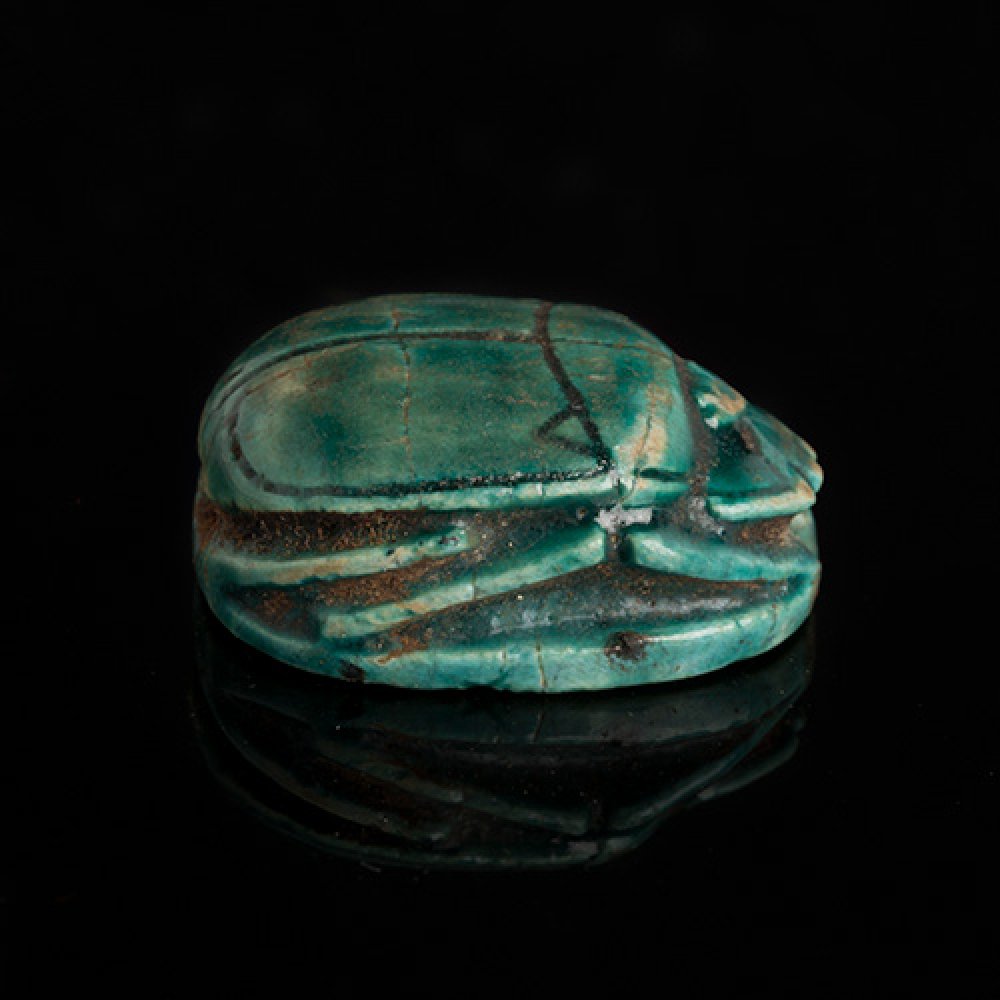 Scarab in the name of Thutmose III. Ancient Egypt, New Kingdom, 1479-1458 BC.Glazed steatite. - Image 4 of 4