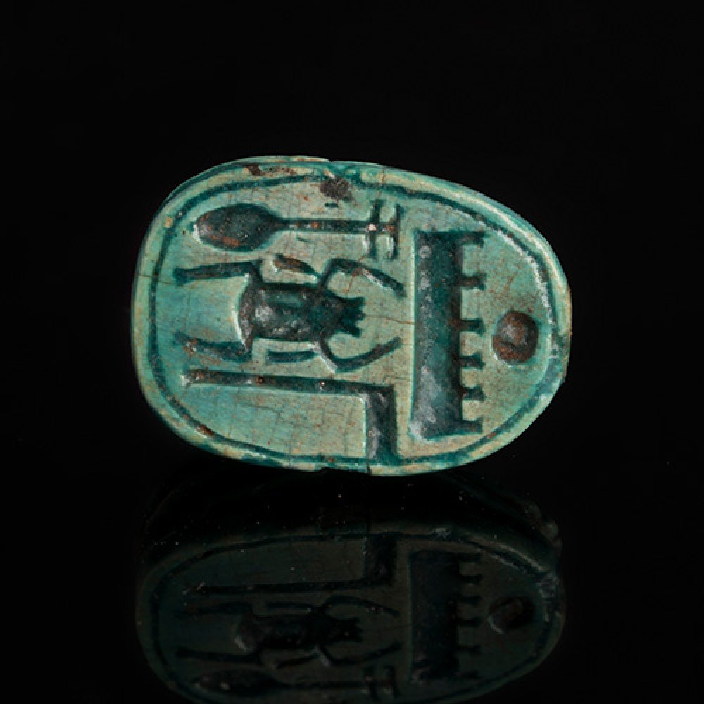 Scarab in the name of Thutmose III. Ancient Egypt, New Kingdom, 1479-1458 BC.Glazed steatite. - Image 3 of 4