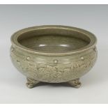 Centrepiece; Longquan style, China, Qing dynasty, 1664- 1911.Celandine ceramic.Measurements: 17 x