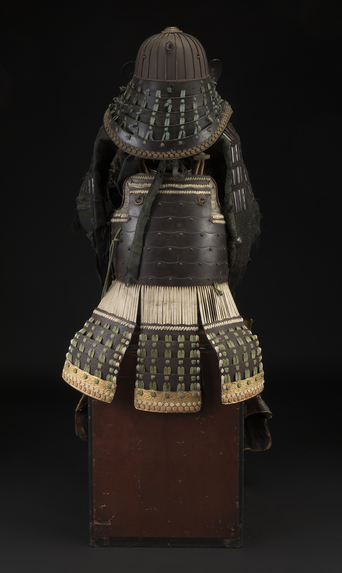 Suit of samurai armour, Edo period, Japan, 18th century.Steel, leather, cloth and lacquered chain - Image 4 of 7