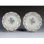 Pair of Quianlong plates with Rose Family decoration in Louis XV taste, East India Company, 18th