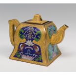 Teapot; China, first half of the 20th century.Enamelled bronze.Measurements: 13 x 17.5 x 11 cm.