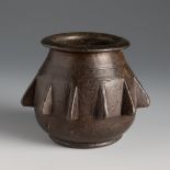 15th-century Gothic mortar.Bronze.Measurements: 8 x 9.5 cm.This Spanish mortar, dating from the 15th