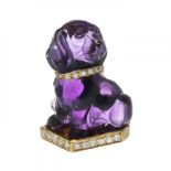 GREGORY brooch in amethyst, 18kt yellow gold and diamonds. Figure of a little dog with necklace