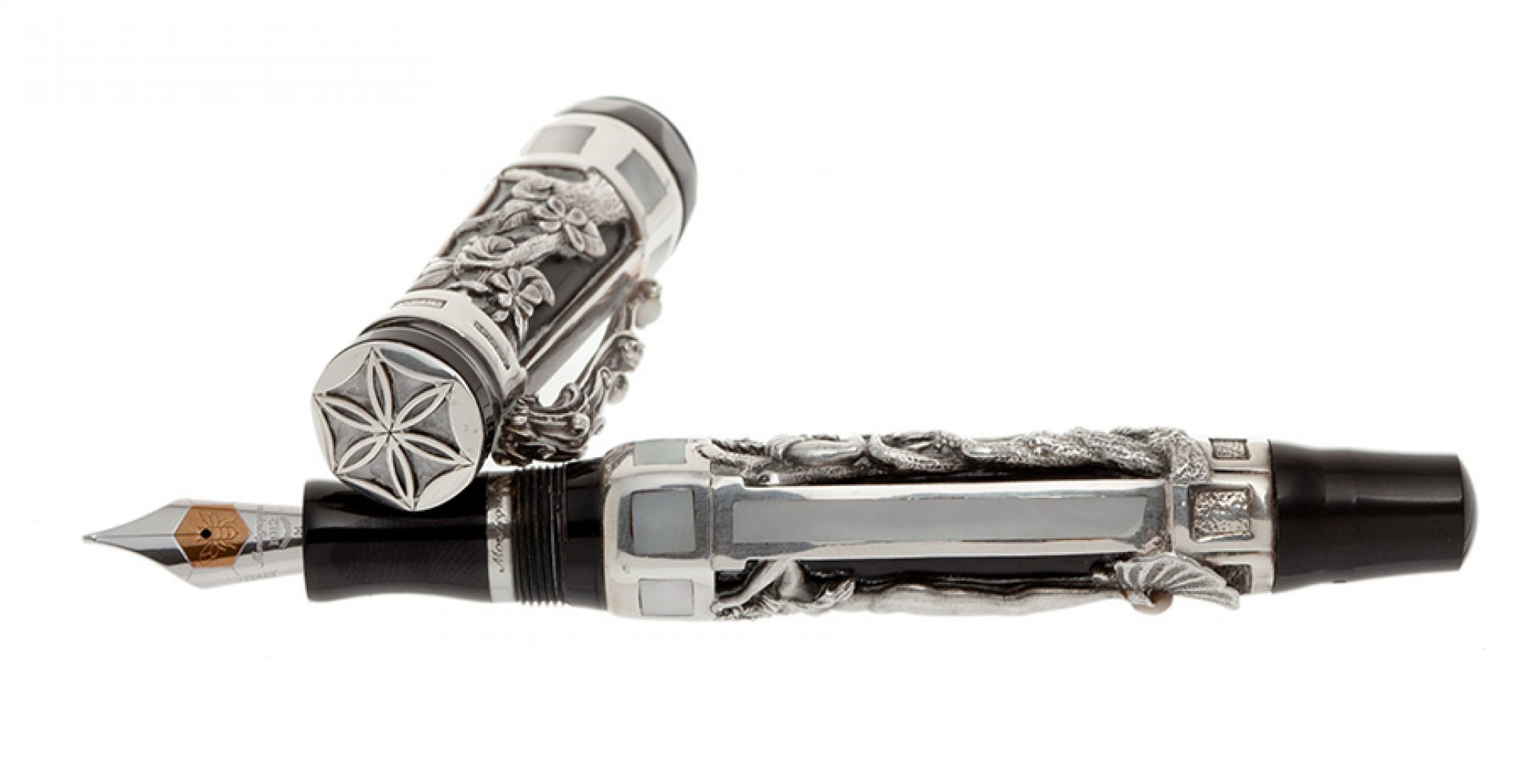 MONTEGRAPPA FOUNTAIN PEN, APHRODITE LIMITED EDITION.Barrel in black ebonite and sterling silver. - Bild 2 aus 3