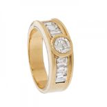 Ring in 18kt yellow gold. Frontis with a central diamond, brilliant cut, H color, Vs purity and