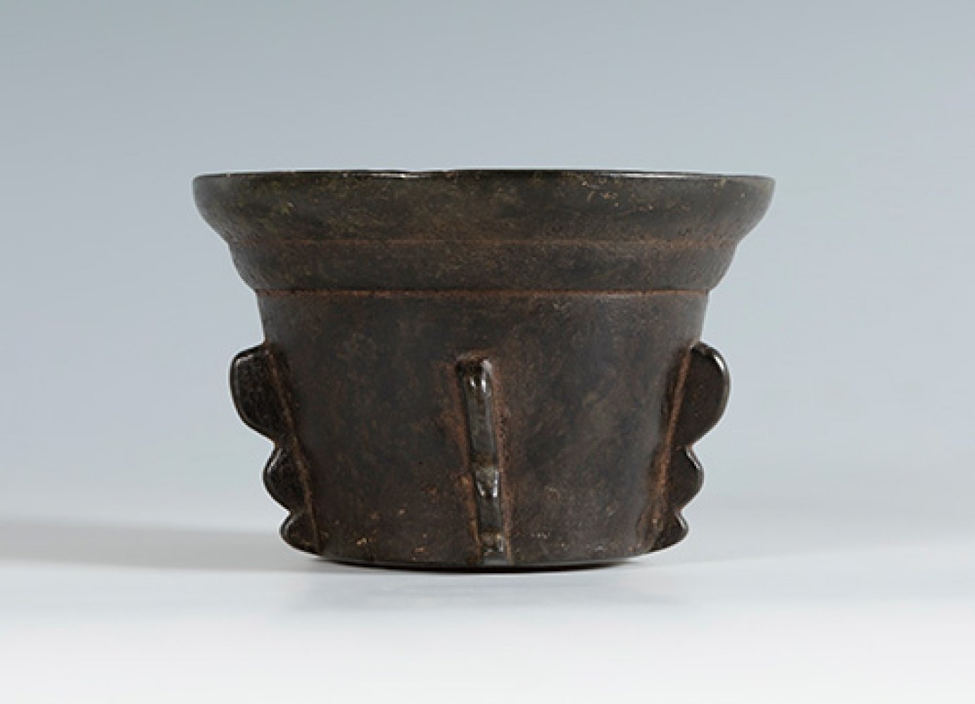 Gothic mortar from the 15th-16th centuries.Bronze.Measurements: 8.5 x 13 cm (diameter).In ancient - Image 2 of 3