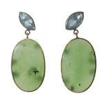 Pair of long earrings in 18kt yellow and white gold, nephrite jade and aquamarine. Piece with a