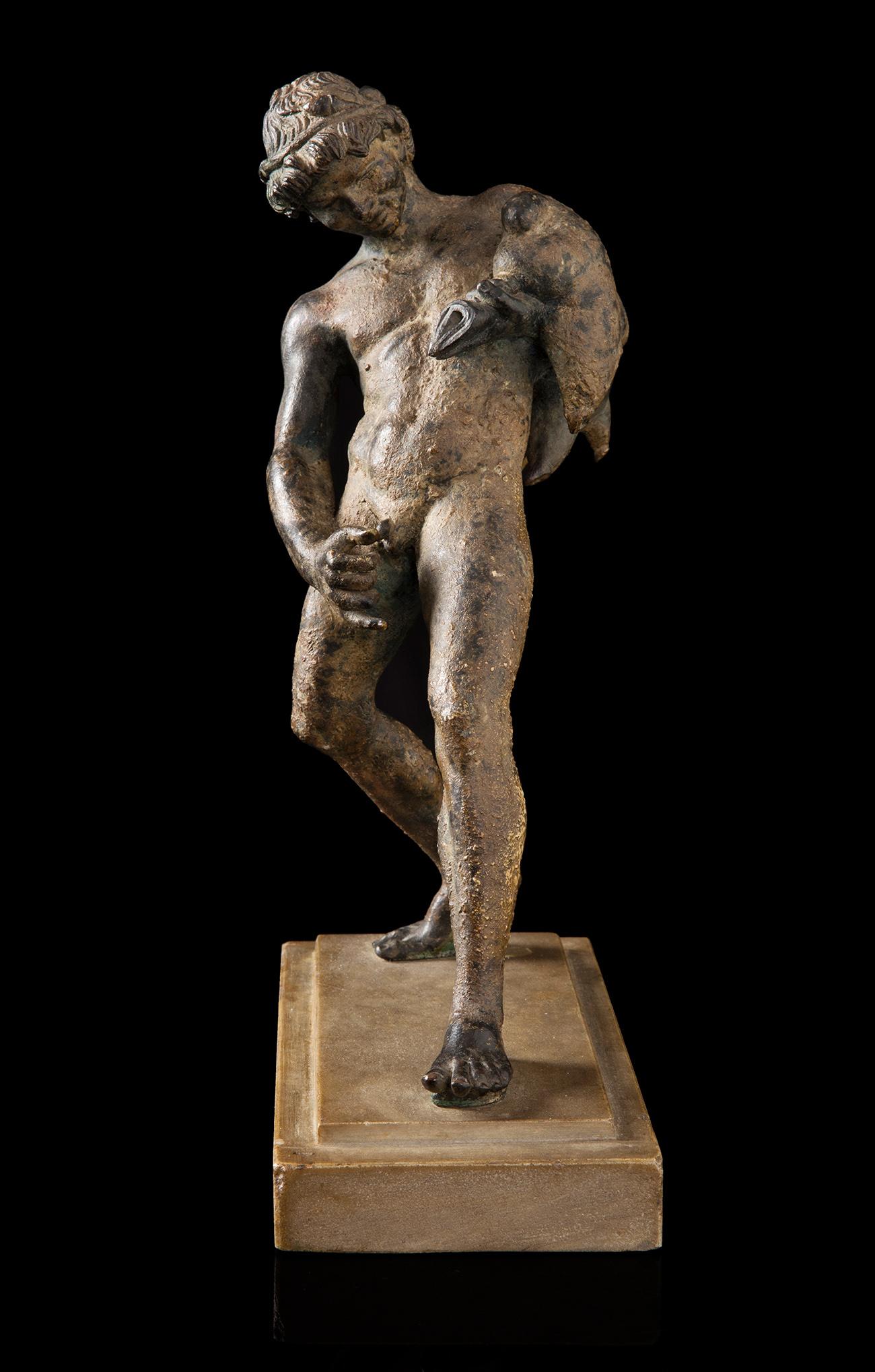 Italian school; "Grand Tour", 19th century."Satyr with a boot".Bronze.Measures: 34 x 23 x 11 cm. - Image 2 of 7